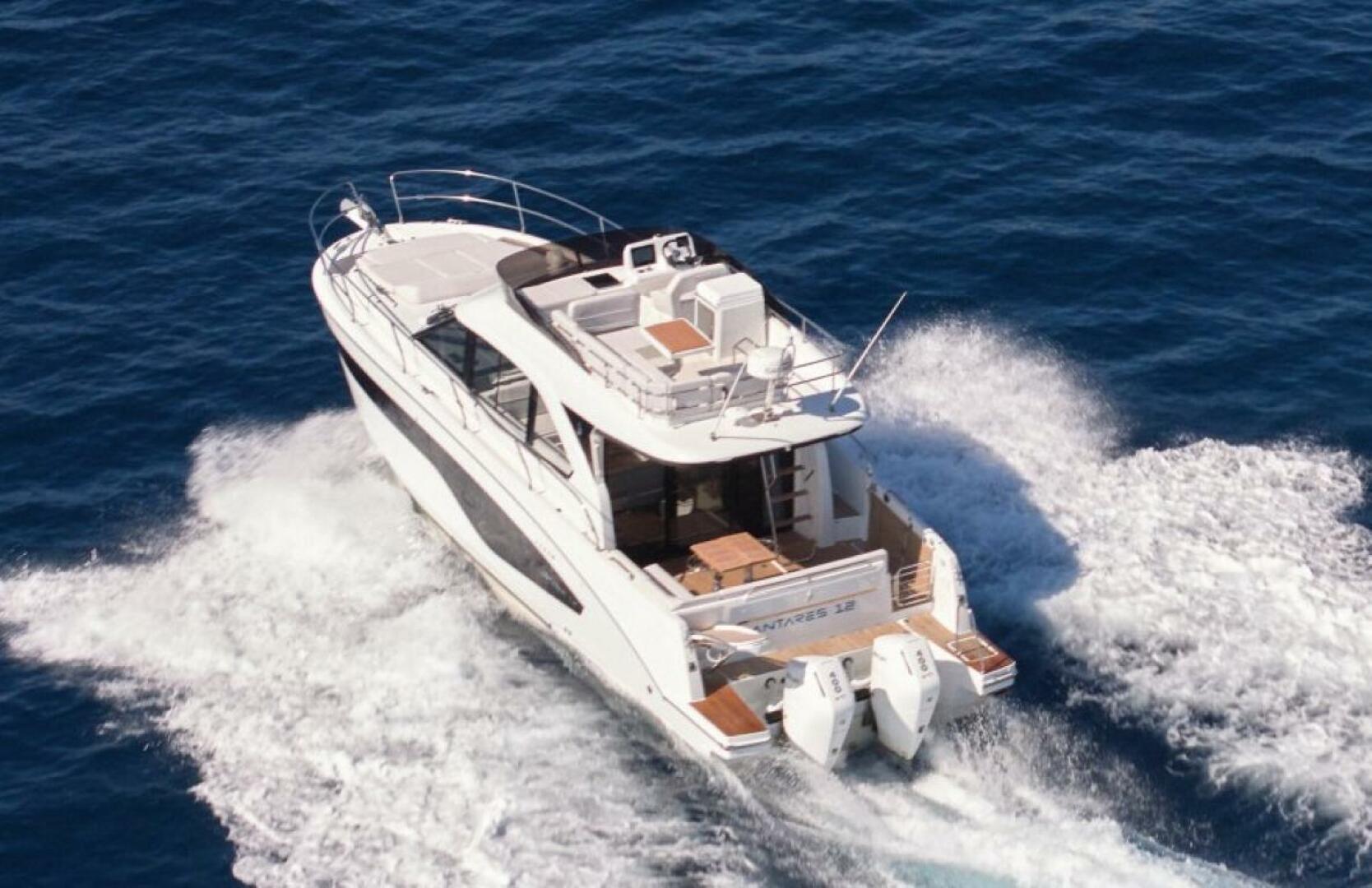 Slide: The Image of Beneteau Antares 12 2025 - 4597020