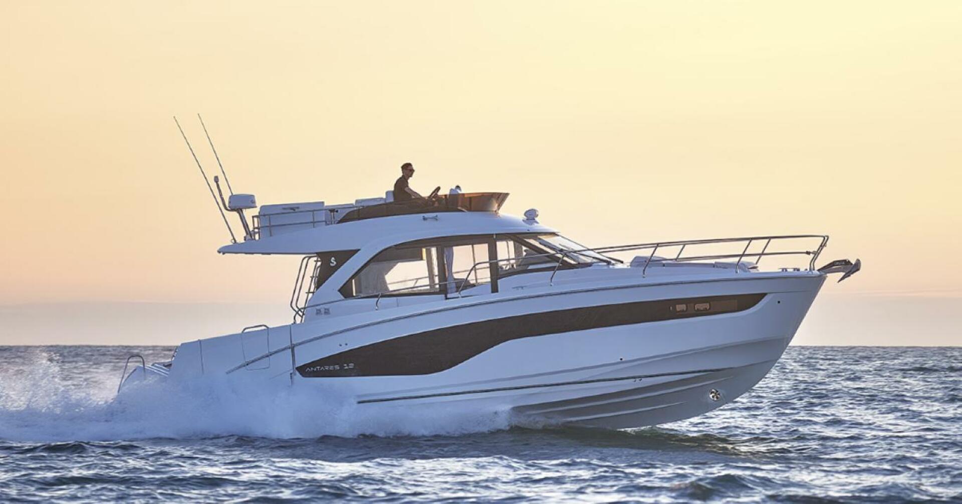Slide: The Image of Beneteau Antares 12 2025 - 4597022