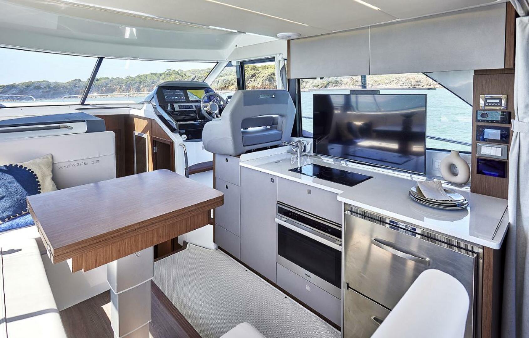 Slide: The Image of Beneteau Antares 12 2025 - 4597025