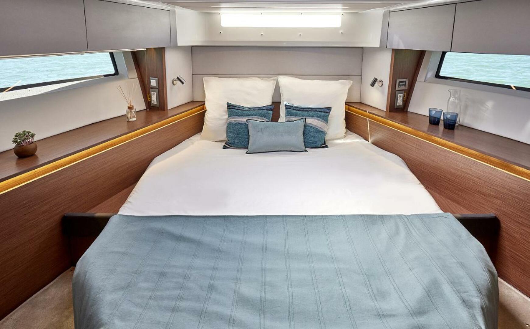 Slide: The Image of Beneteau Antares 12 2025 - 4597027