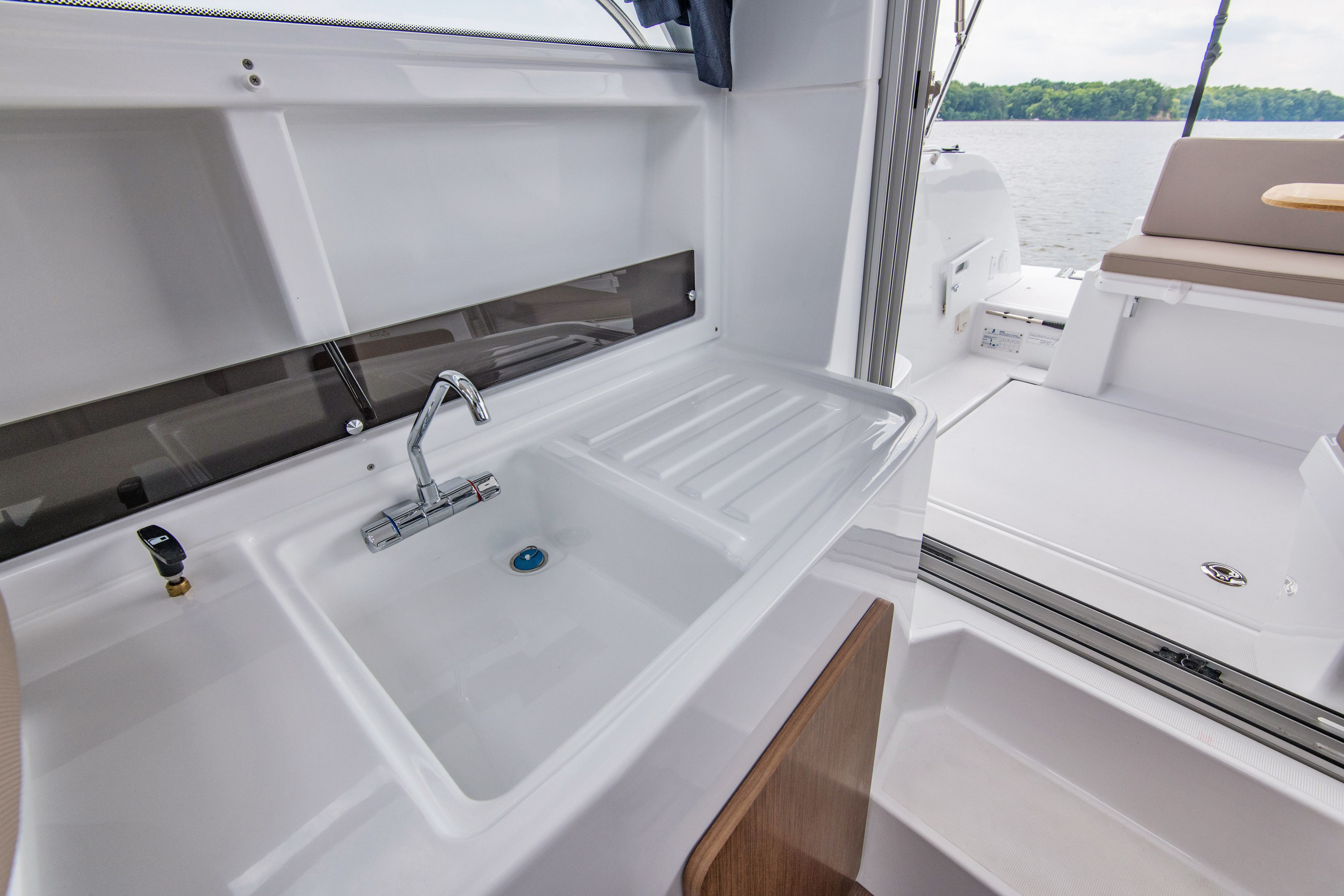 Slide: The Image of Beneteau Antares 23 2021 - 10