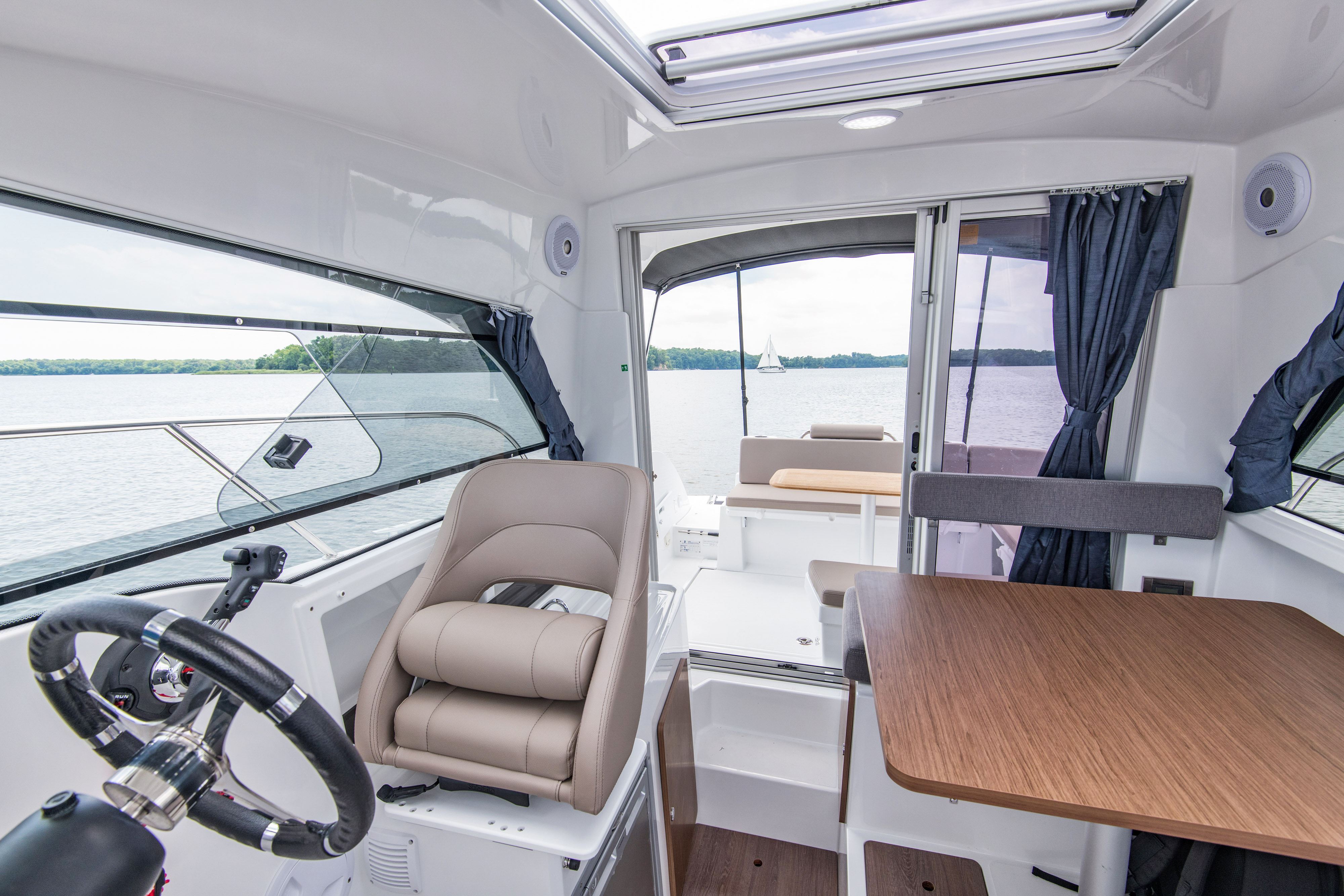 Slide: The Image of Beneteau Antares 23 2021 - 6