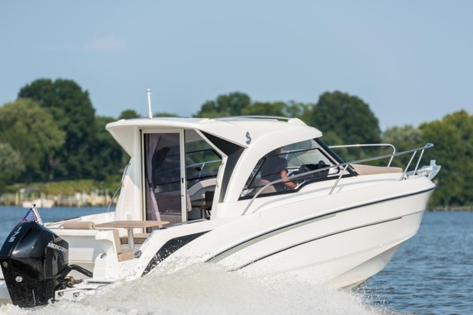 Slide: The Image of Beneteau Antares 7 2025 - 1793953