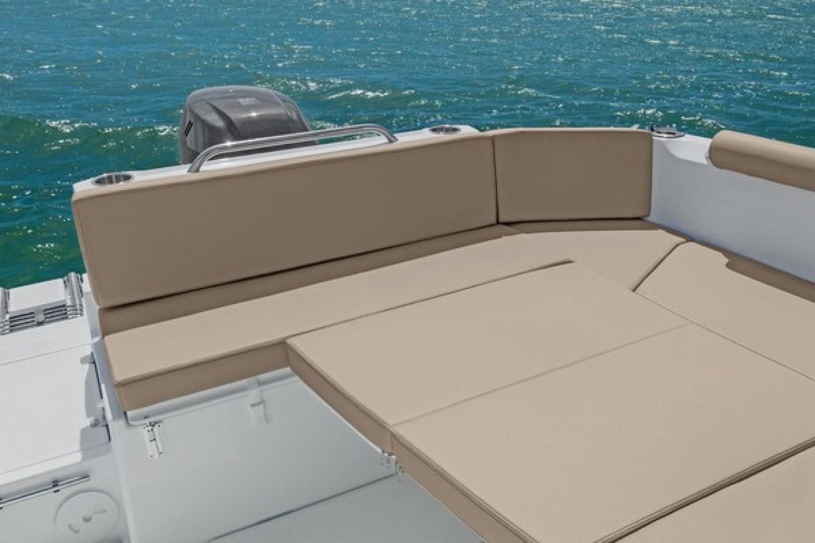 Slide: The Image of Beneteau Antares 7 2025 - 1793958