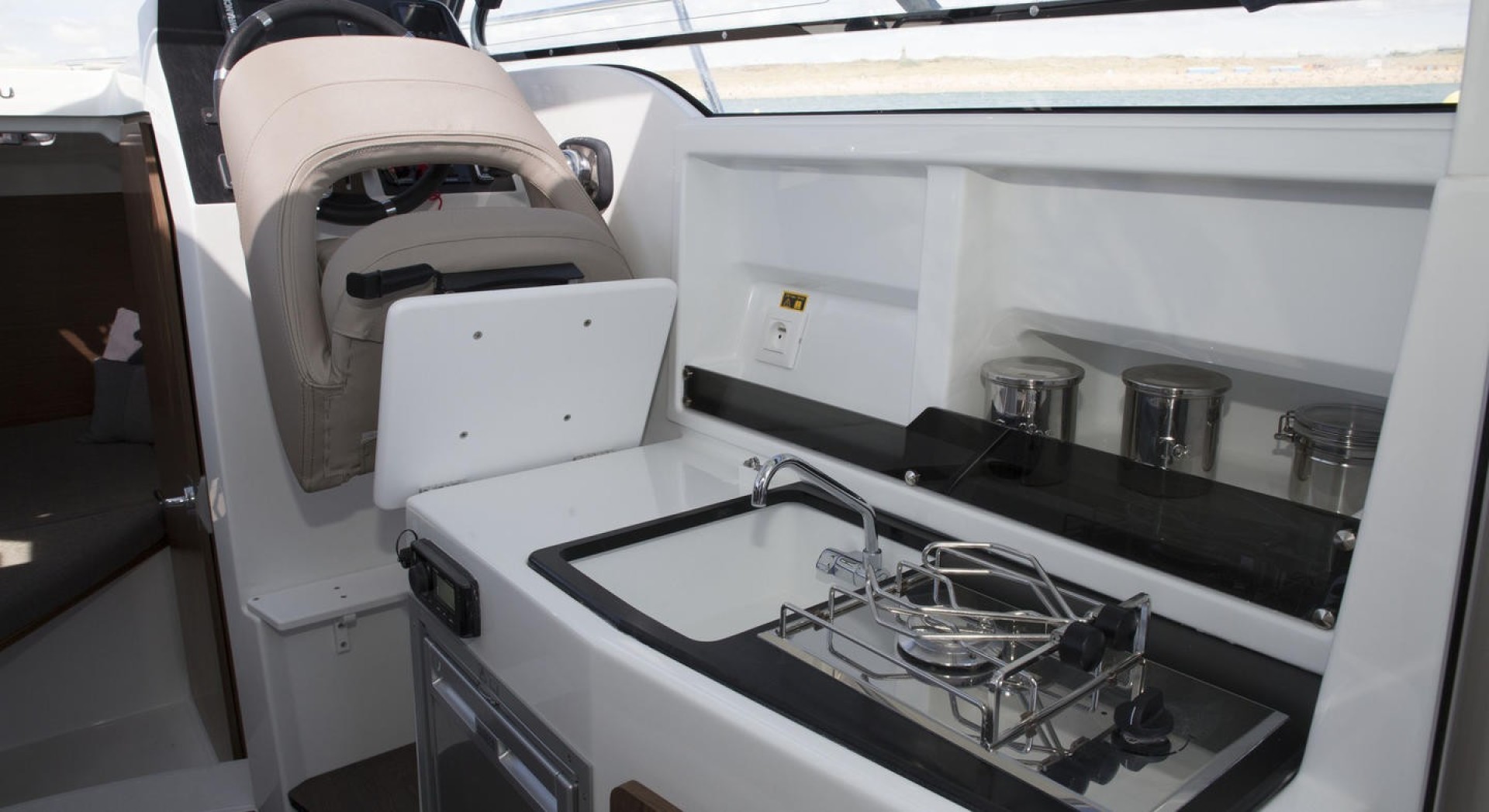 Slide: The Image of Beneteau Antares 7 2025 - 1793959