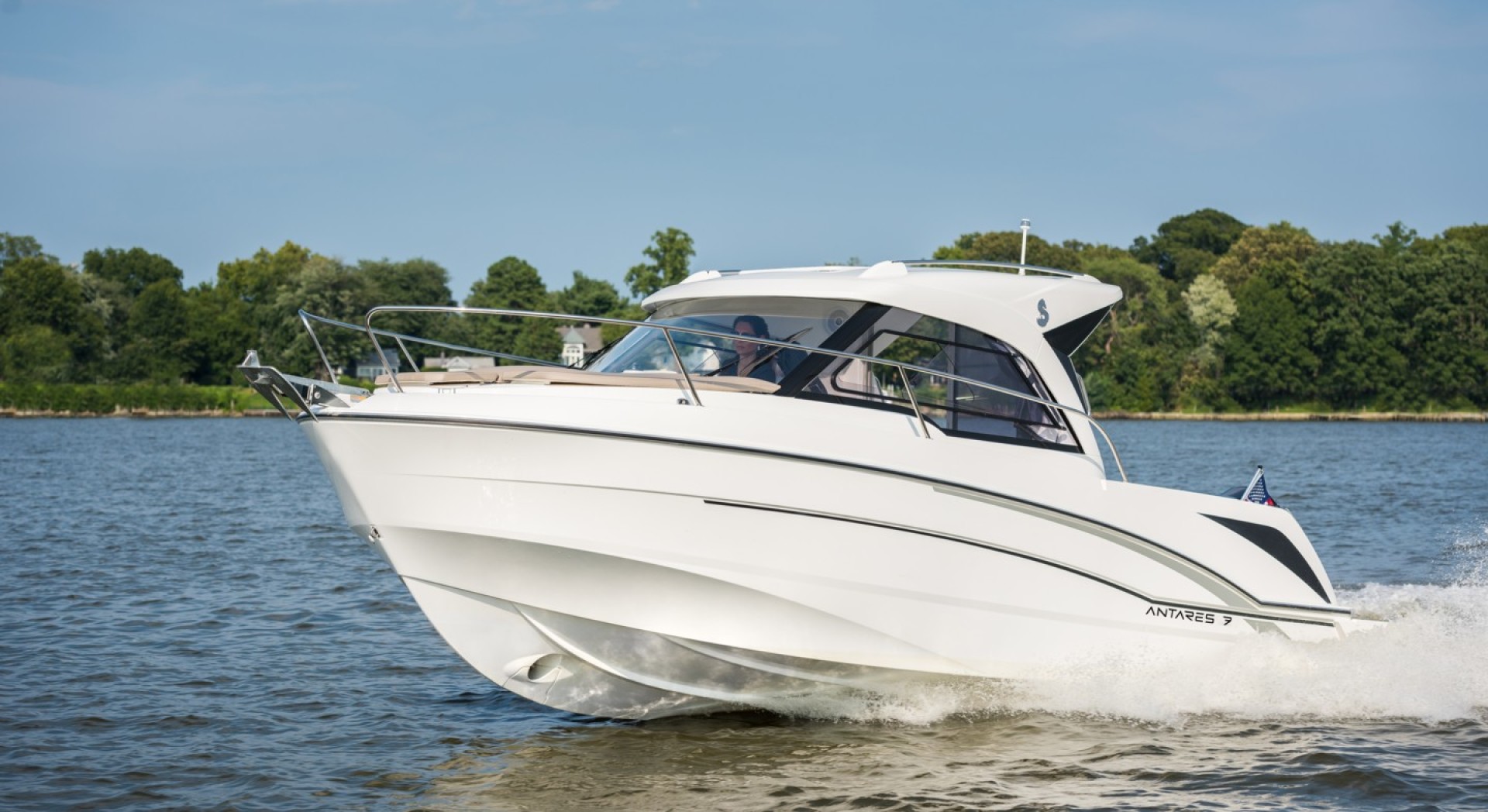 Slide: The Image of Beneteau Antares 7 2025 - 1793966