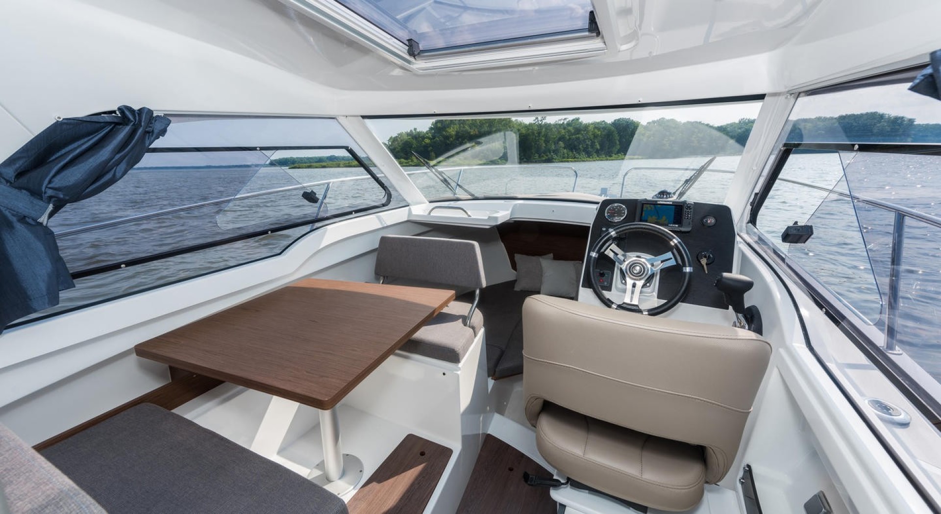 Slide: The Image of Beneteau Antares 7 2025 - 1793977