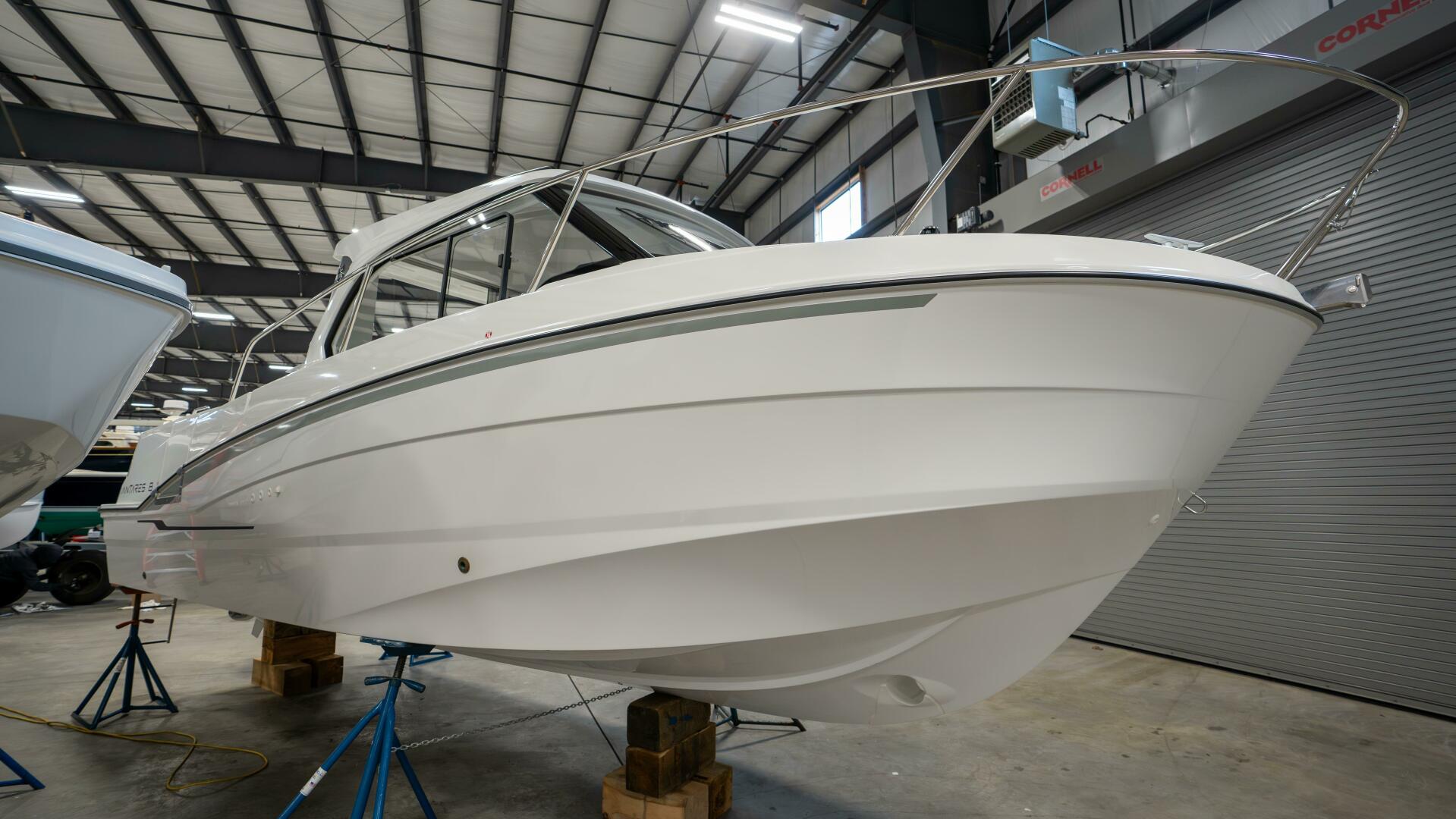 Slide: The Image of 2023 Beneteau Antares 8 - 4866727