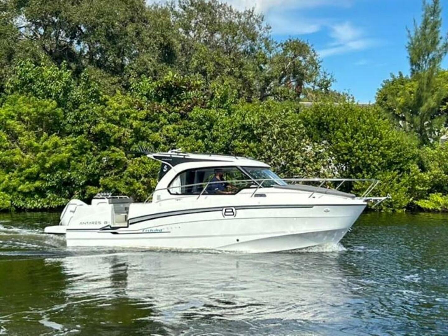 Slide: The Image of Beneteau Antares 8 2024 - 4899682