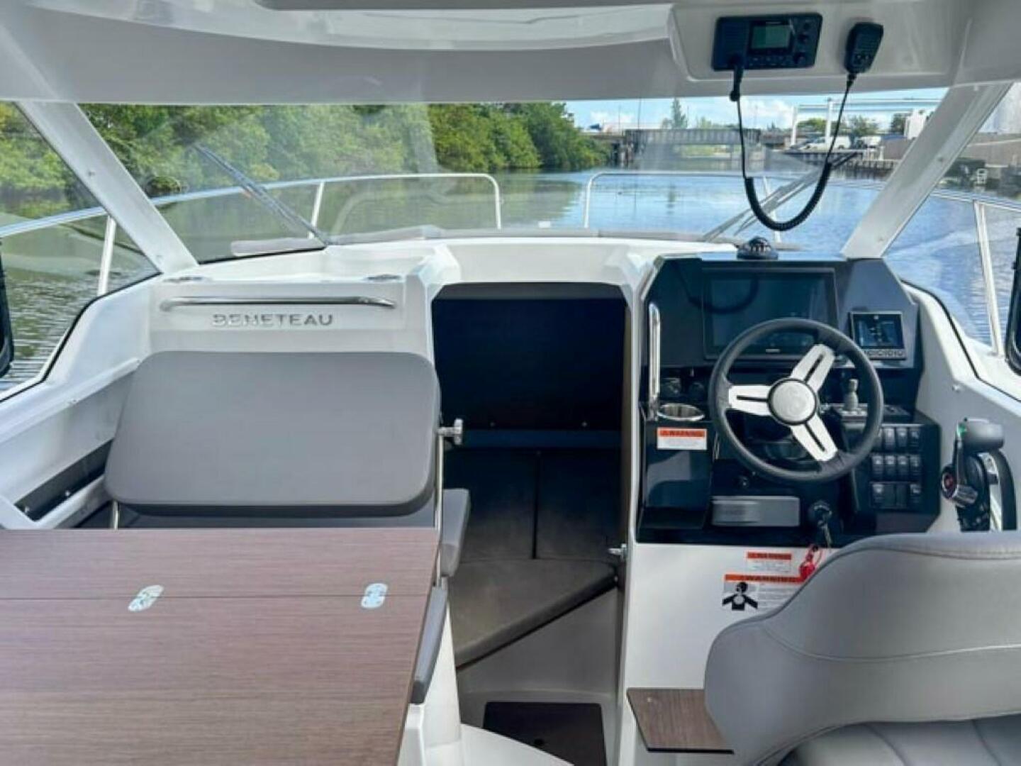 Slide: The Image of Beneteau Antares 8 2024 - 4899690