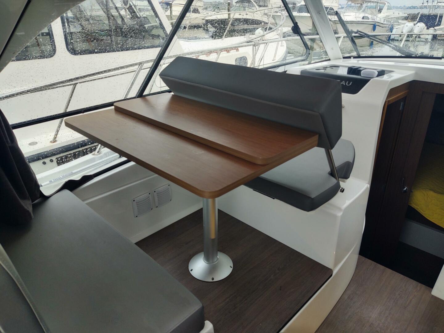 Slide: The Image of Beneteau Antares 9 2023 - 16
