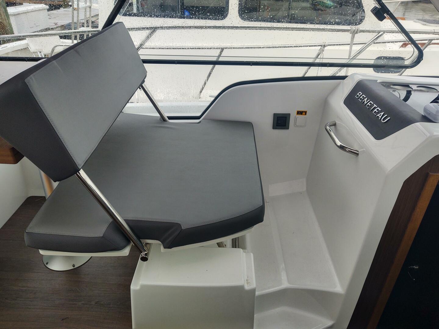 Slide: The Image of Beneteau Antares 9 2023 - 17