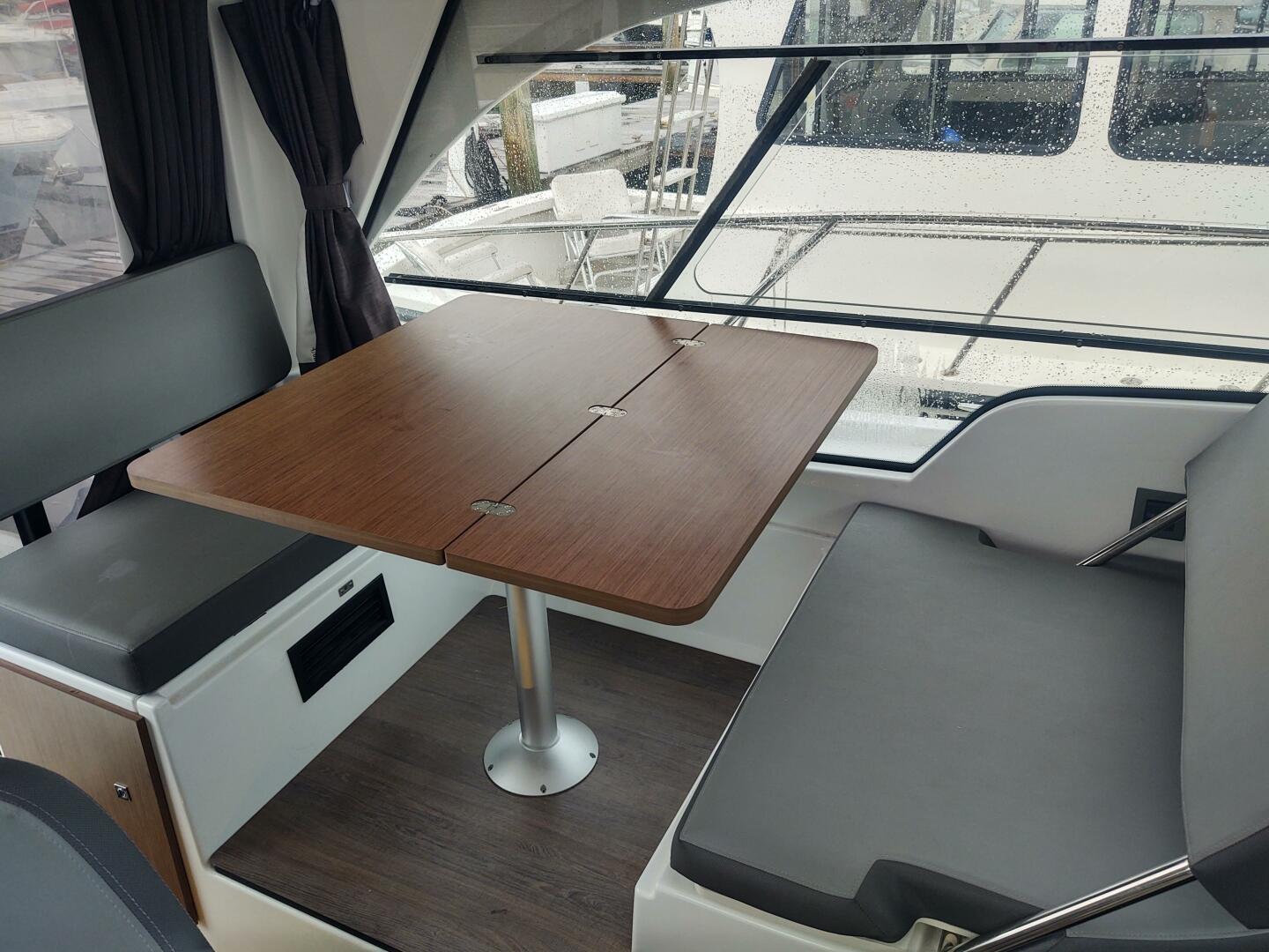 Slide: The Image of Beneteau Antares 9 2023 - 18