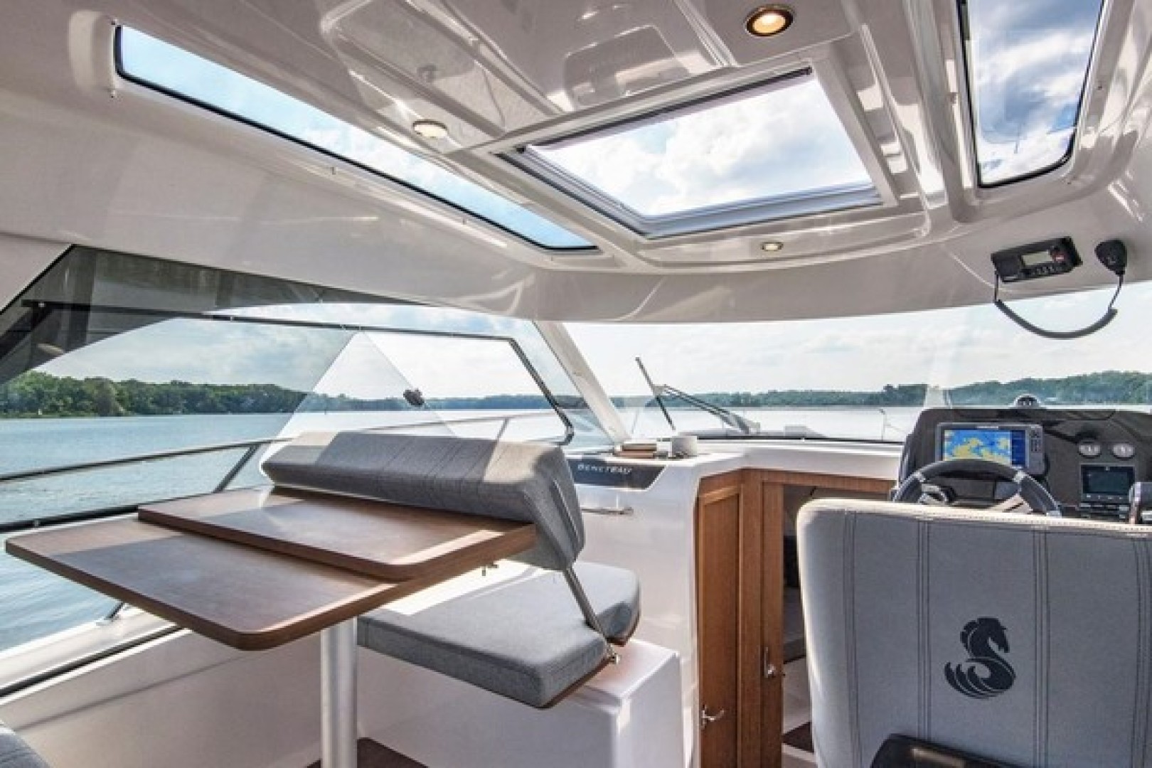 Slide: The Image of Beneteau Antares 9 2025 - 1611620