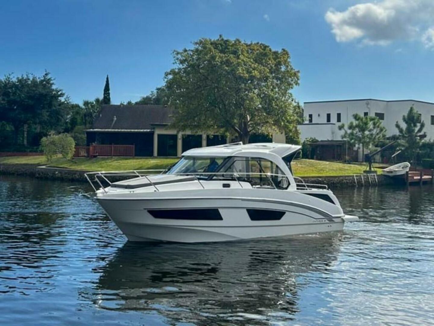 Slide: The Image of Beneteau Antares 9 2025 - 4899753