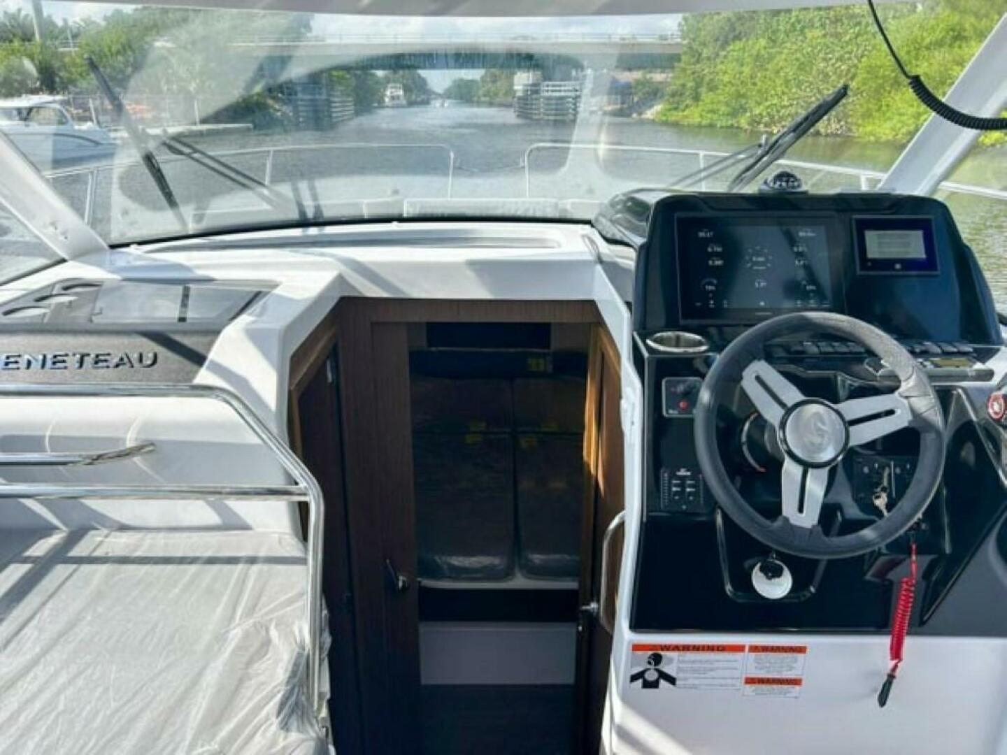 Slide: The Image of Beneteau Antares 9 2025 - 4899761
