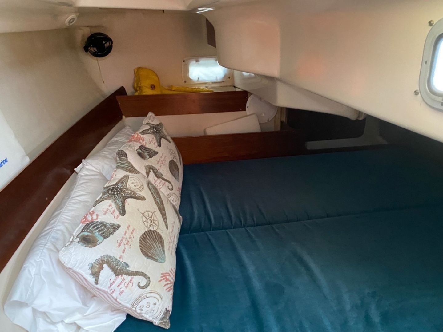 Slide: The Image of Used Sail Monohull for sale 1998 Beneteau Oceanis 321 - DAYSTAR - 4893709