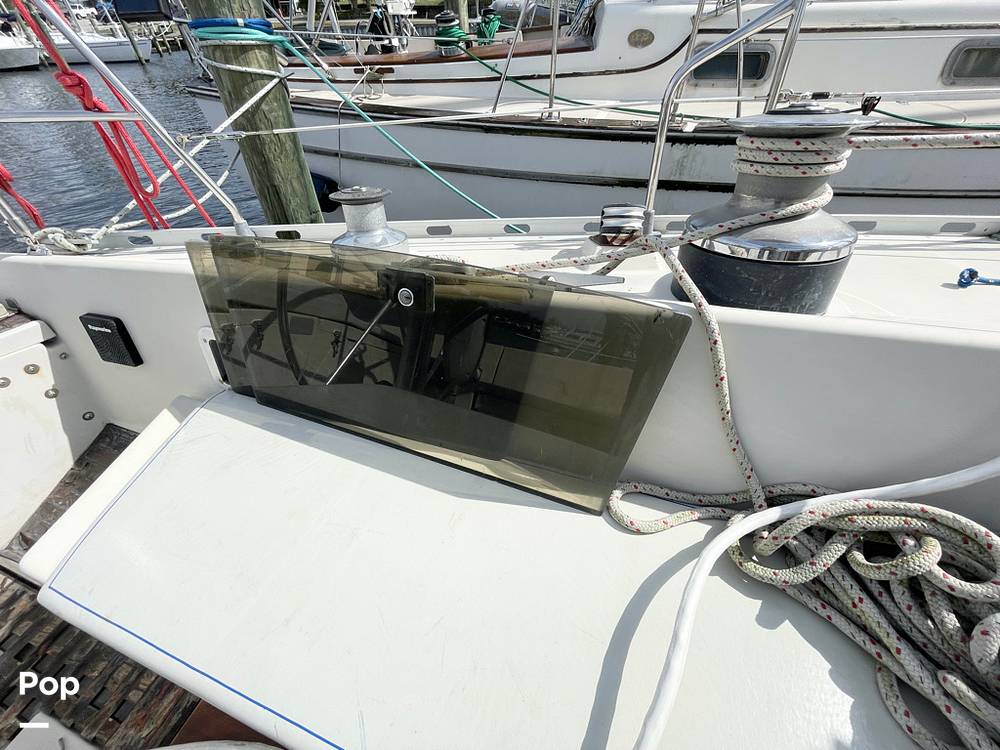 Slide: The Image of Cabin Hatch - 13771164
