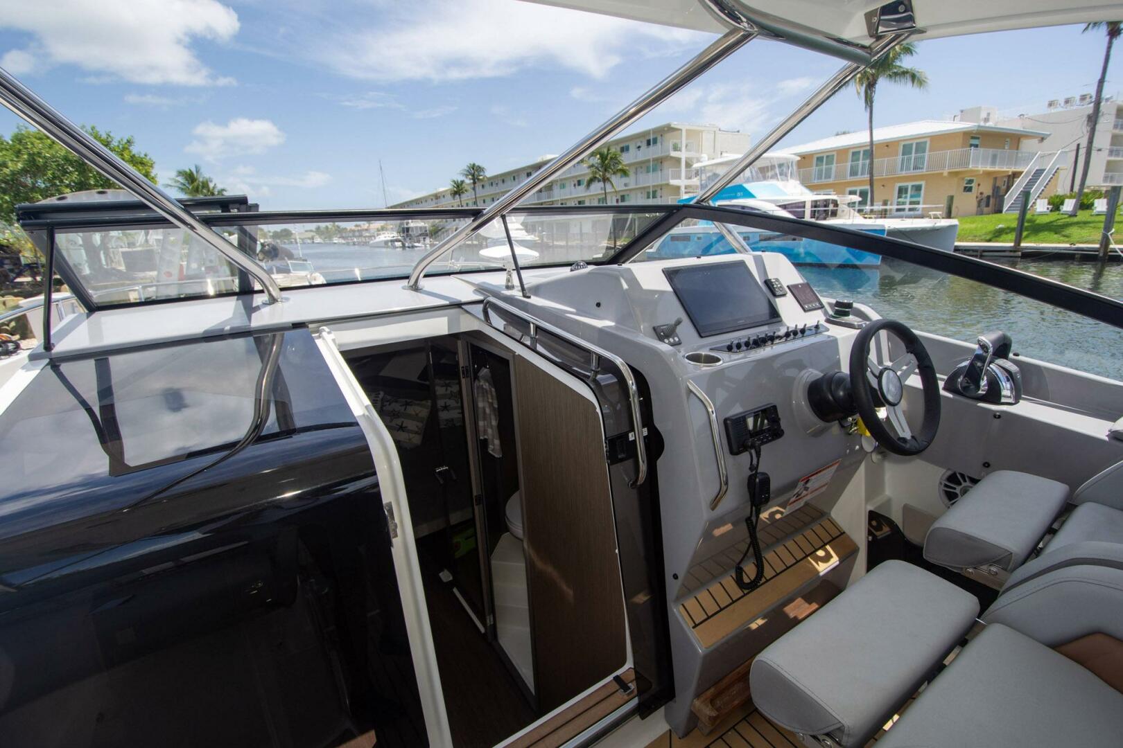 Slide: The Image of Beneteau Flyer 10 2023 - 5614685