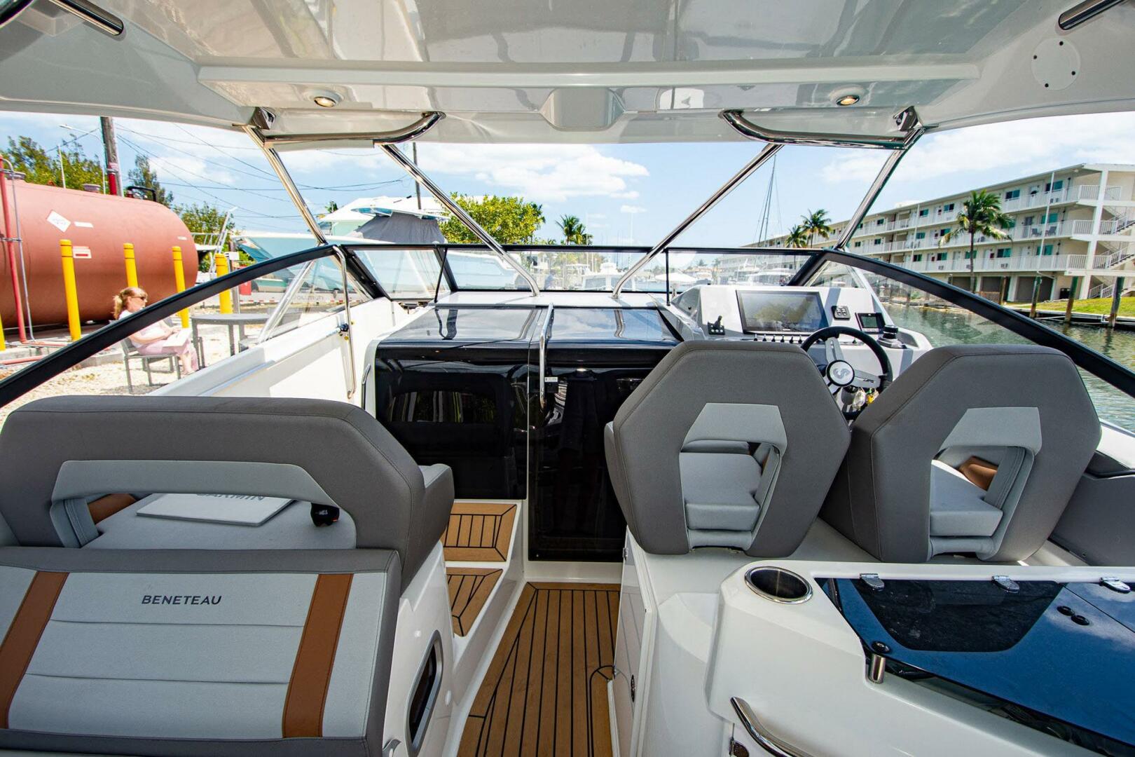 Slide: The Image of Beneteau Flyer 10 2023 - 5614675