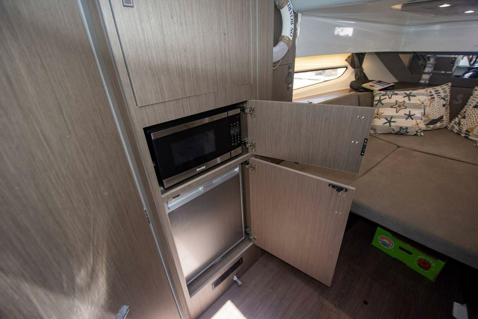 Slide: The Image of Beneteau Flyer 10 2023 - 5614688