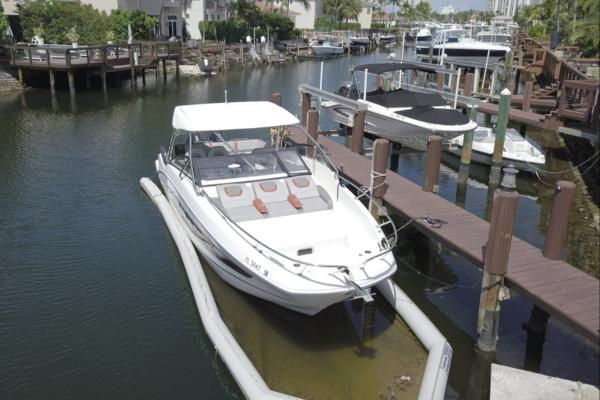 Slide: The Image of 2020 Beneteau 32' Flyer 10 - 11