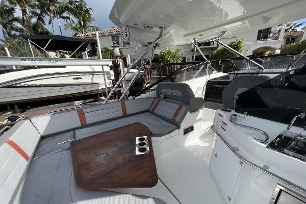 Slide: The Image of 2020 Beneteau 32' Flyer 10 - 15