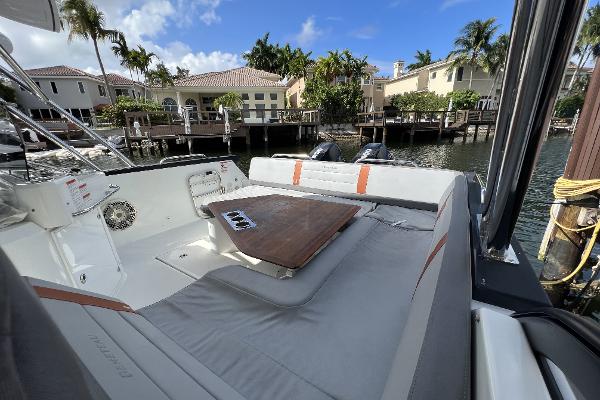 Slide: The Image of 2020 Beneteau 32' Flyer 10 - 18