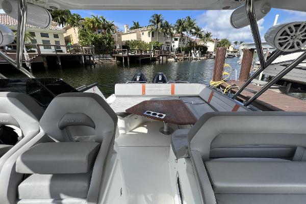 Slide: The Image of 2020 Beneteau 32' Flyer 10 - 19