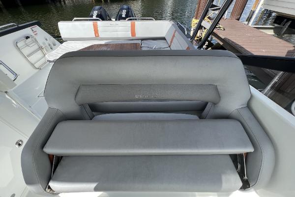 Slide: The Image of 2020 Beneteau 32' Flyer 10 - 27