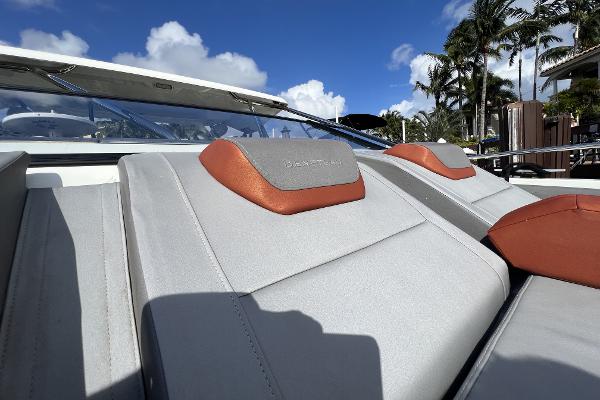 Slide: The Image of 2020 Beneteau 32' Flyer 10 - 32