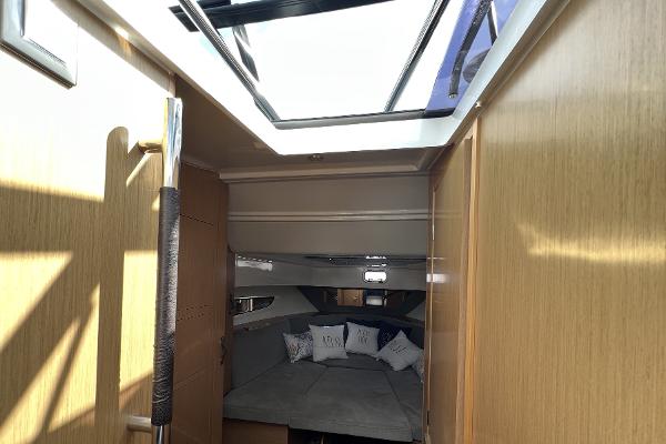 Slide: The Image of 2020 Beneteau 32' Flyer 10 - 33