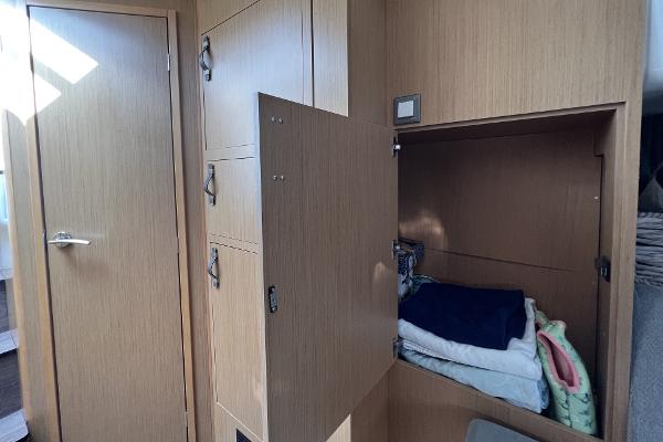 Slide: The Image of 2020 Beneteau 32' Flyer 10 - 51