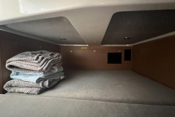 Slide: The Image of 2020 Beneteau 32' Flyer 10 - 52