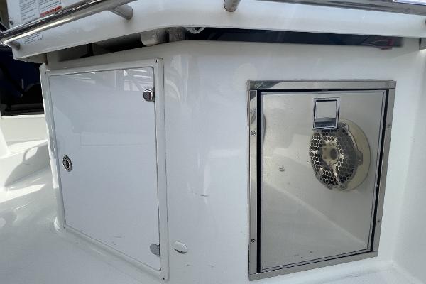 Slide: The Image of 2020 Beneteau 32' Flyer 10 - 53