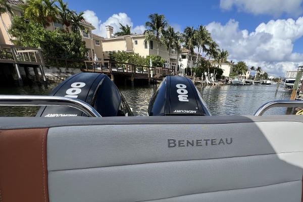 Slide: The Image of 2020 Beneteau 32' Flyer 10 - 55