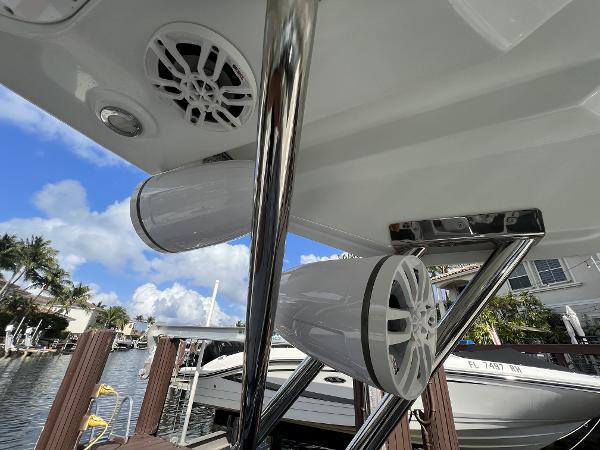 Slide: The Image of 2020 Beneteau 32' Flyer 10 - 56