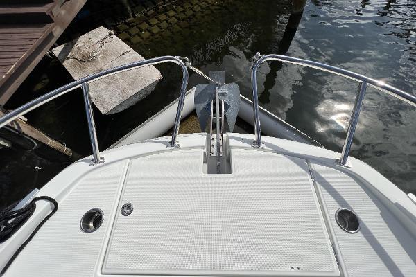 Slide: The Image of 2020 Beneteau 32' Flyer 10 - 62