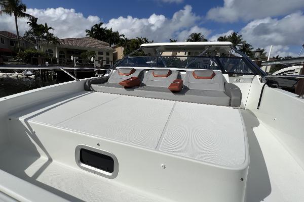 Slide: The Image of 2020 Beneteau 32' Flyer 10 - 67
