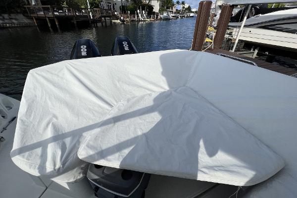 Slide: The Image of 2020 Beneteau 32' Flyer 10 - 77