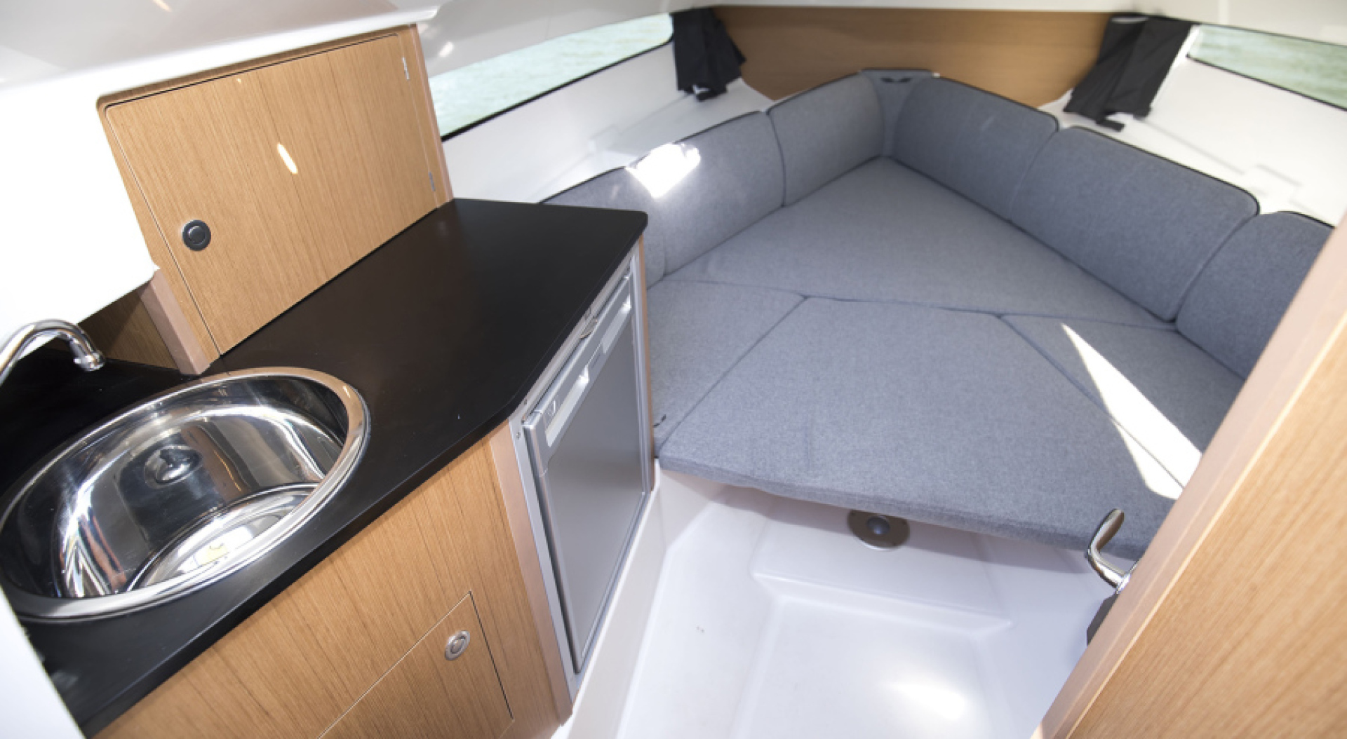 Slide: The Image of Beneteau Flyer 8 Sundeck 2022 - 5541512