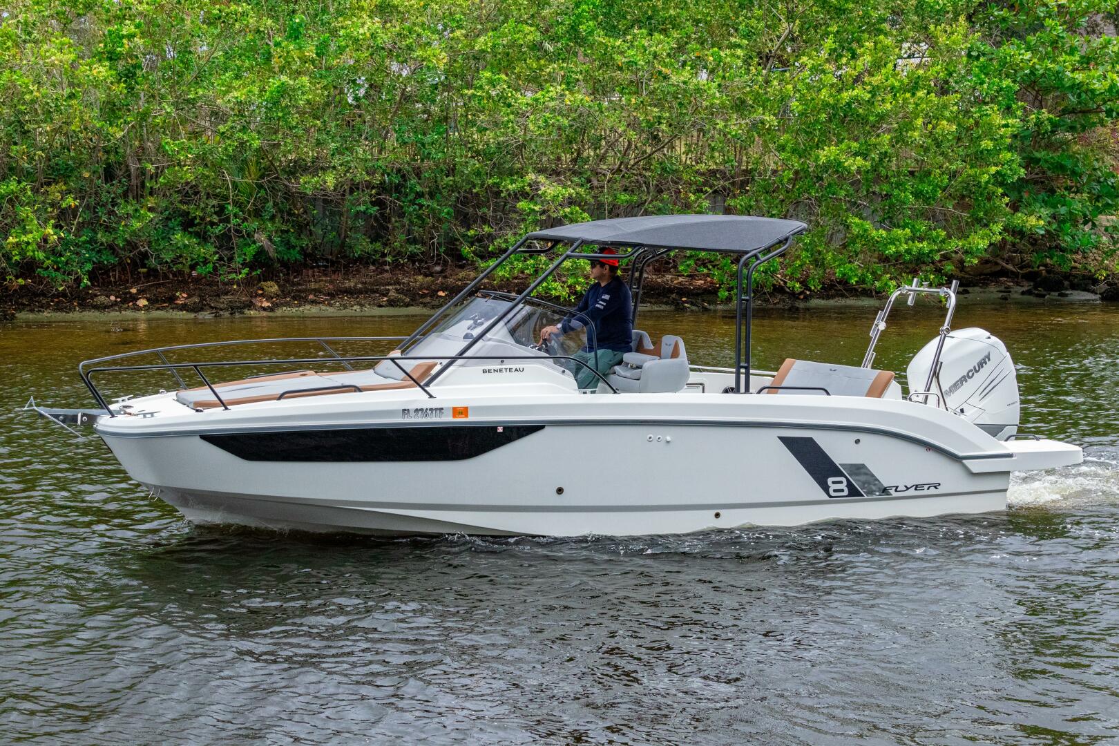 Slide: The Image of Beneteau Flyer 8 Sundeck 2022 - 5541523