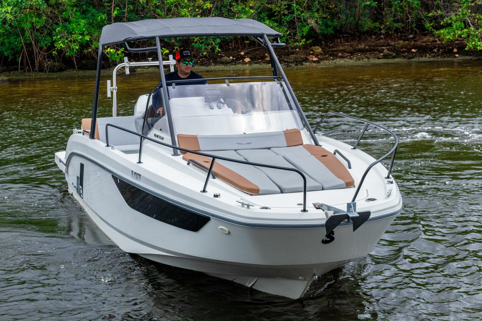 Slide: The Image of Beneteau Flyer 8 Sundeck 2022 - 5541527