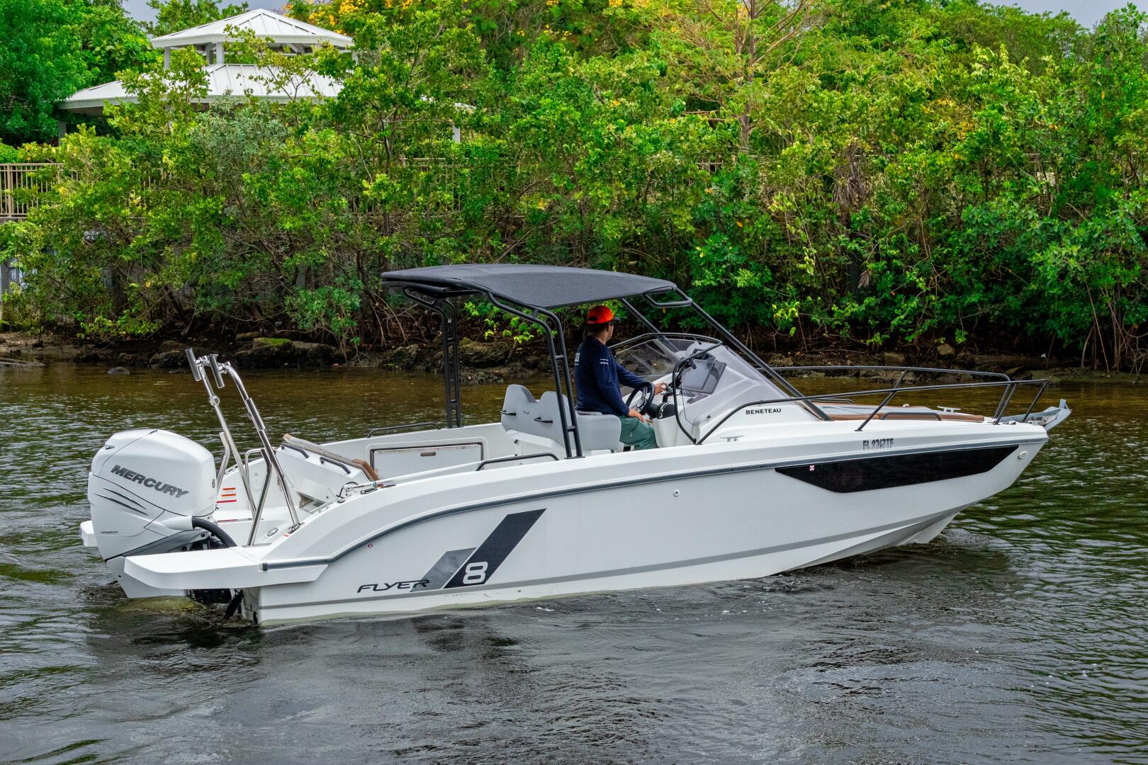 Slide: The Image of Beneteau Flyer 8 Sundeck 2022 - 5541532