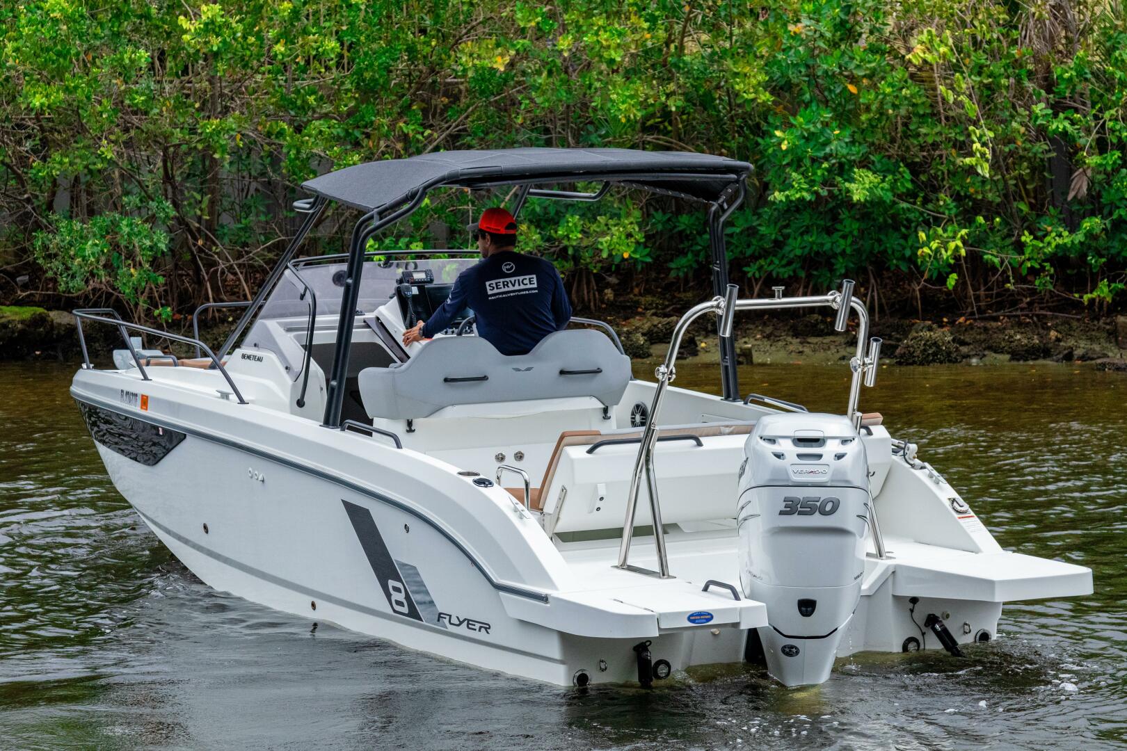 Slide: The Image of Beneteau Flyer 8 Sundeck 2022 - 5541535