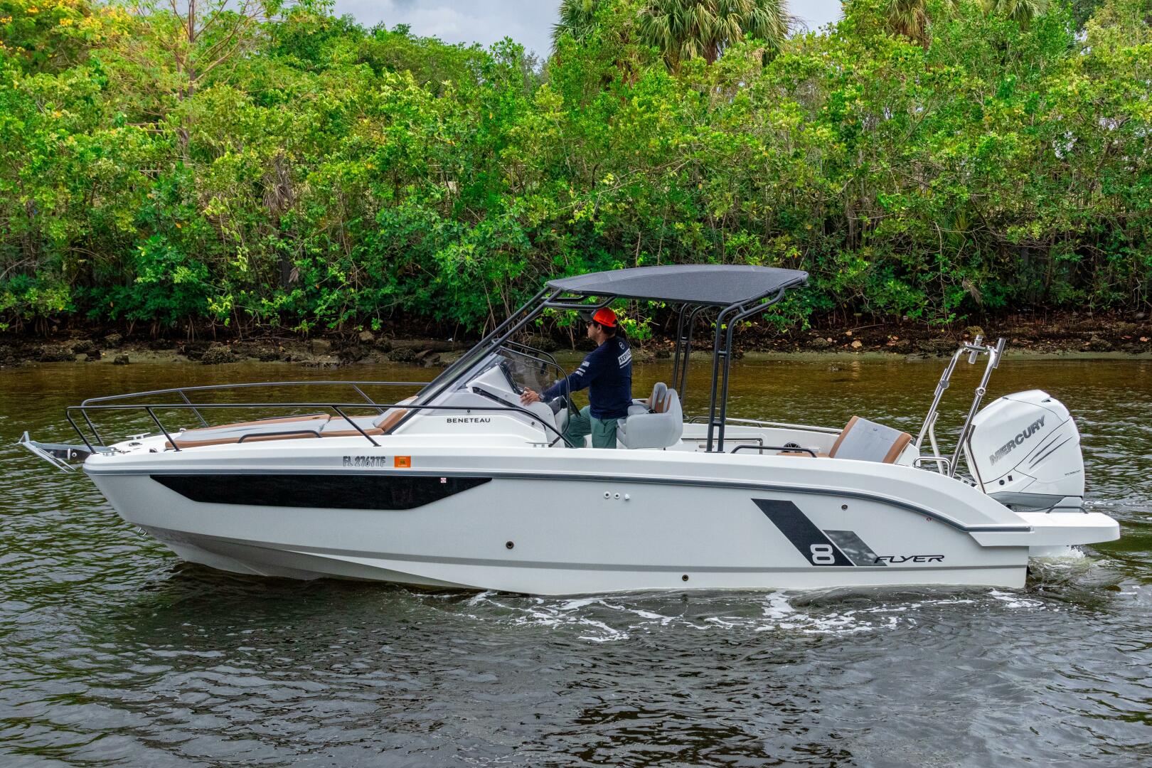 Slide: The Image of Beneteau Flyer 8 Sundeck 2022 - 5541524