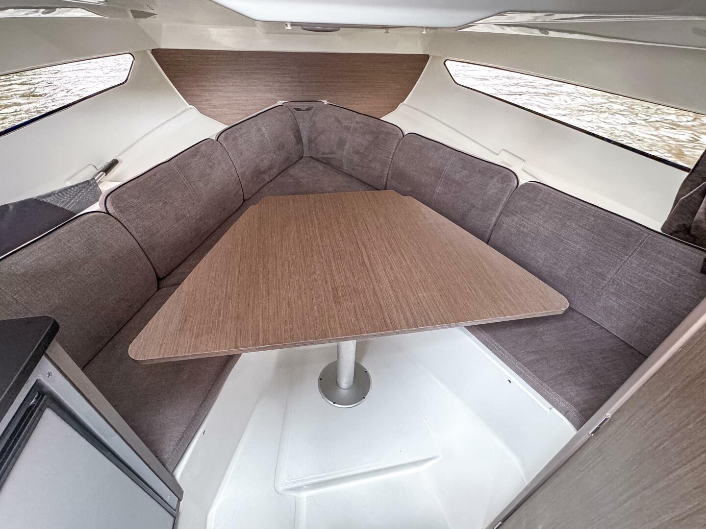 Slide: The Image of Beneteau Flyer 8 Sundeck 2022 - 5541520