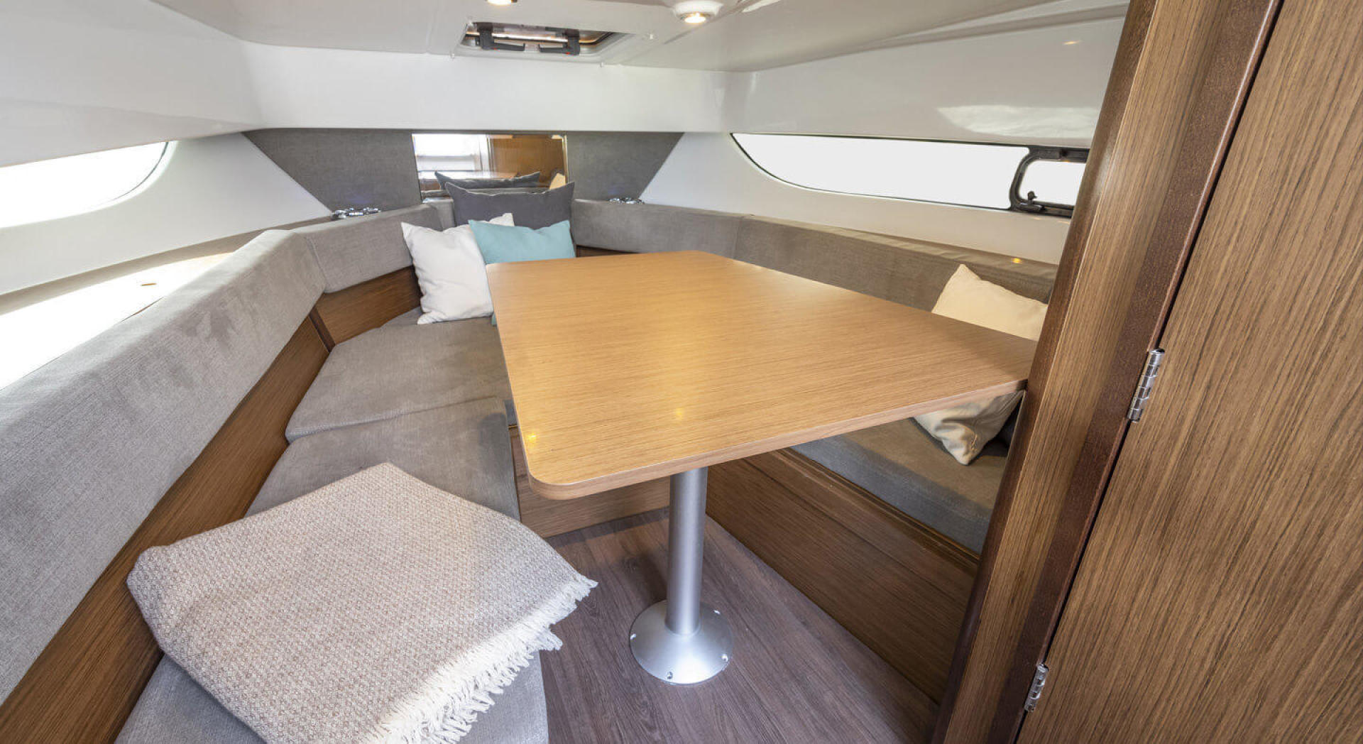 Slide: The Image of Beneteau Flyer 9 Sundeck 2022 - 3160422
