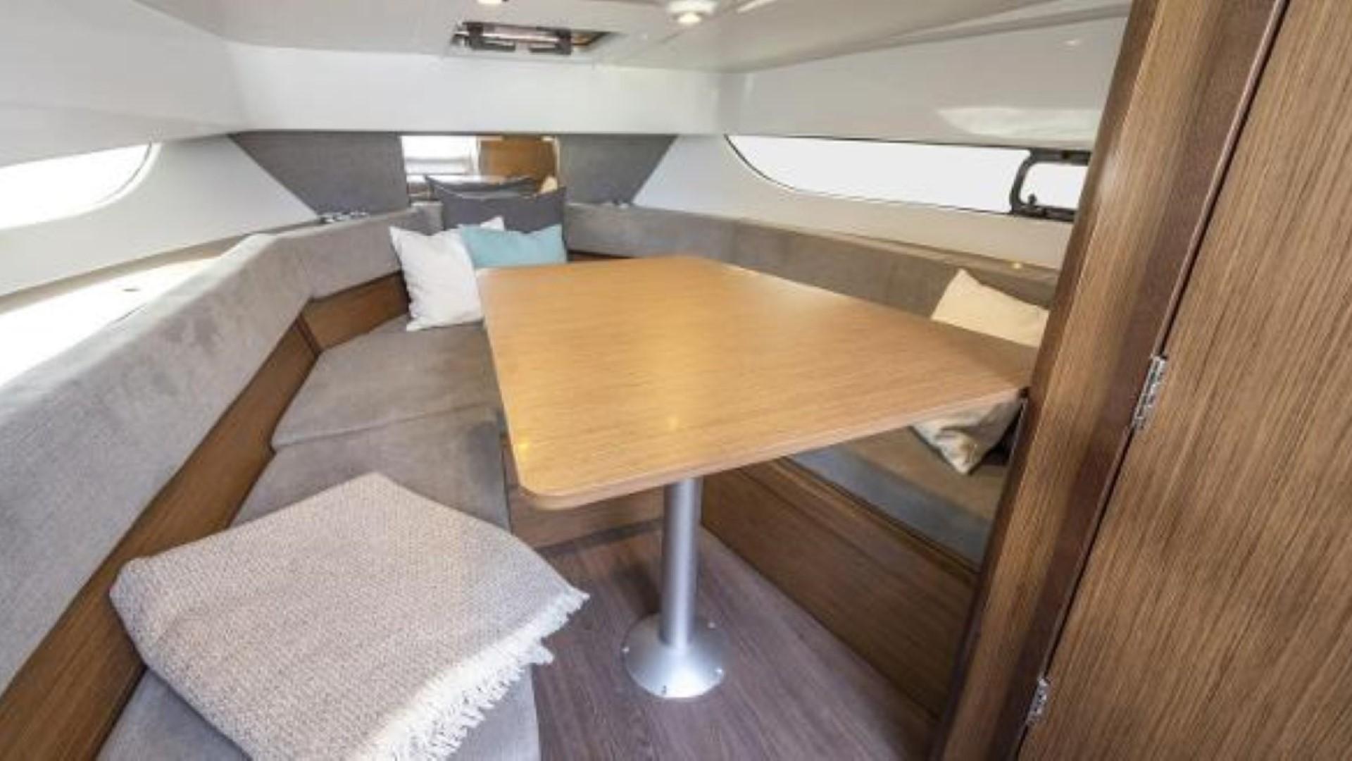 Slide: The Image of Beneteau Flyer 9 Sundeck 2023 - 3647173