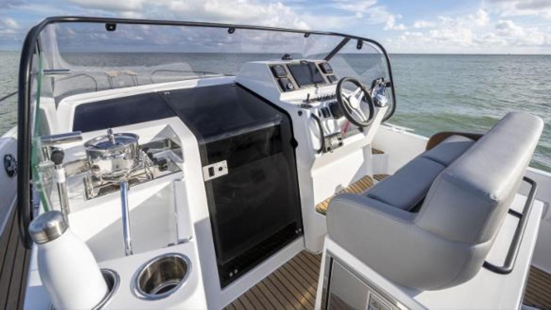 Slide: The Image of Beneteau Flyer 9 Sundeck 2023 - 3647165